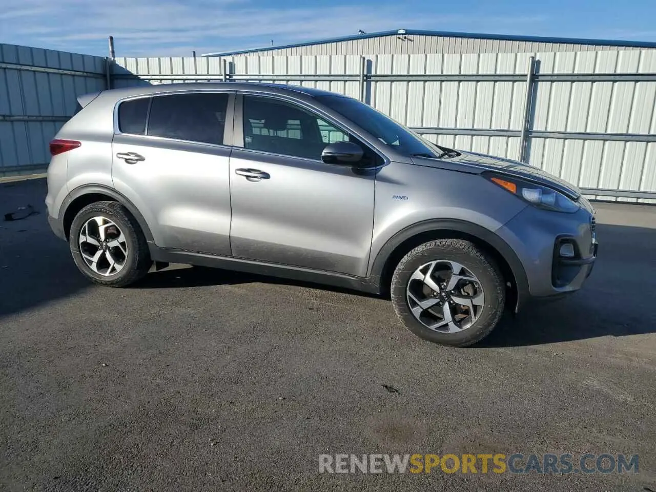 4 Photograph of a damaged car KNDPMCAC9L7806296 KIA SPORTAGE 2020