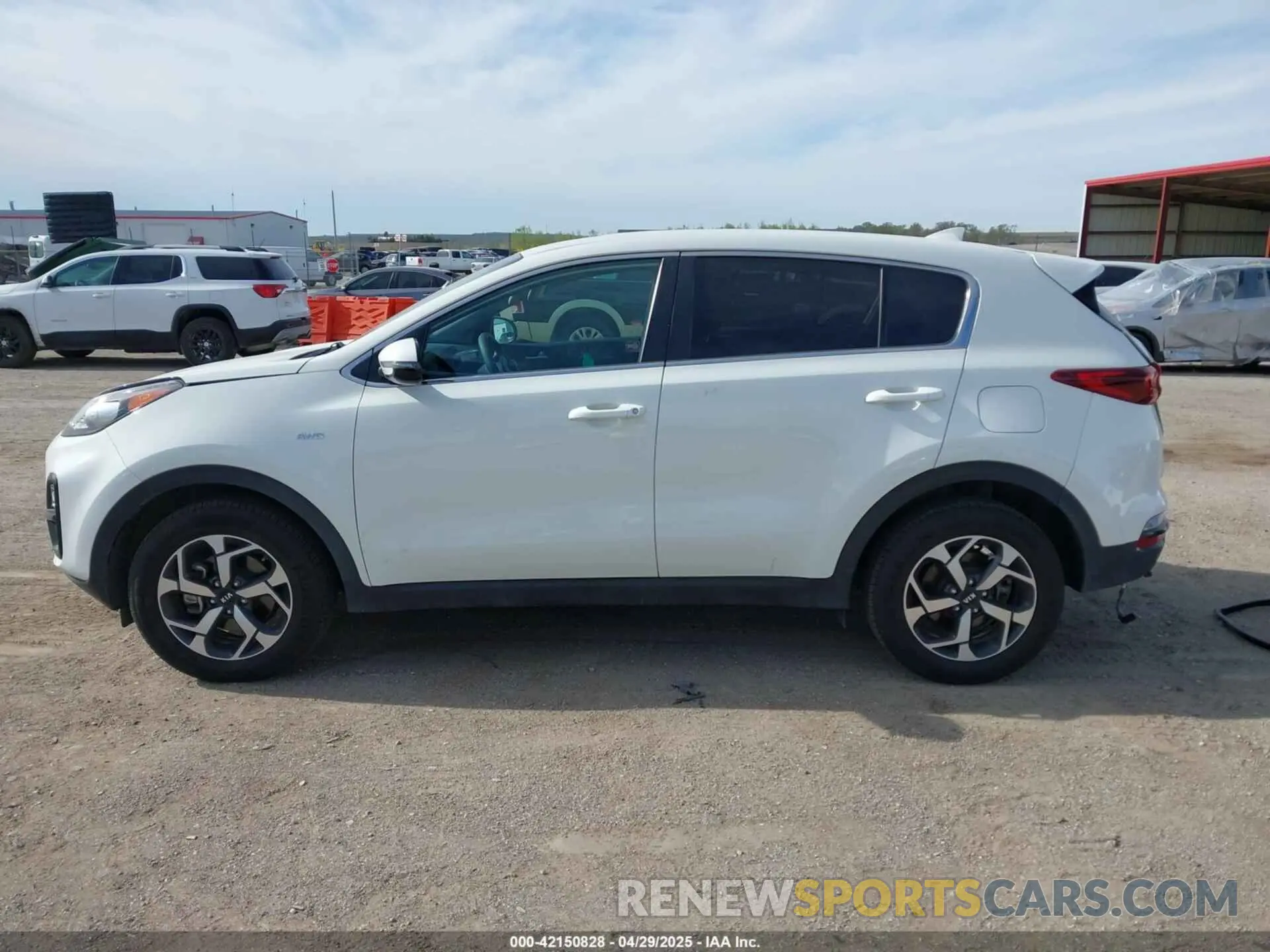 15 Photograph of a damaged car KNDPMCAC9L7836379 KIA SPORTAGE 2020