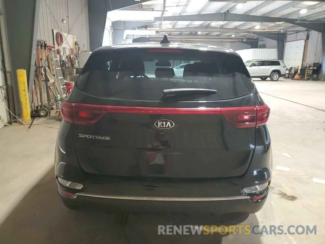 6 Photograph of a damaged car KNDPMCACXL7661589 KIA SPORTAGE 2020