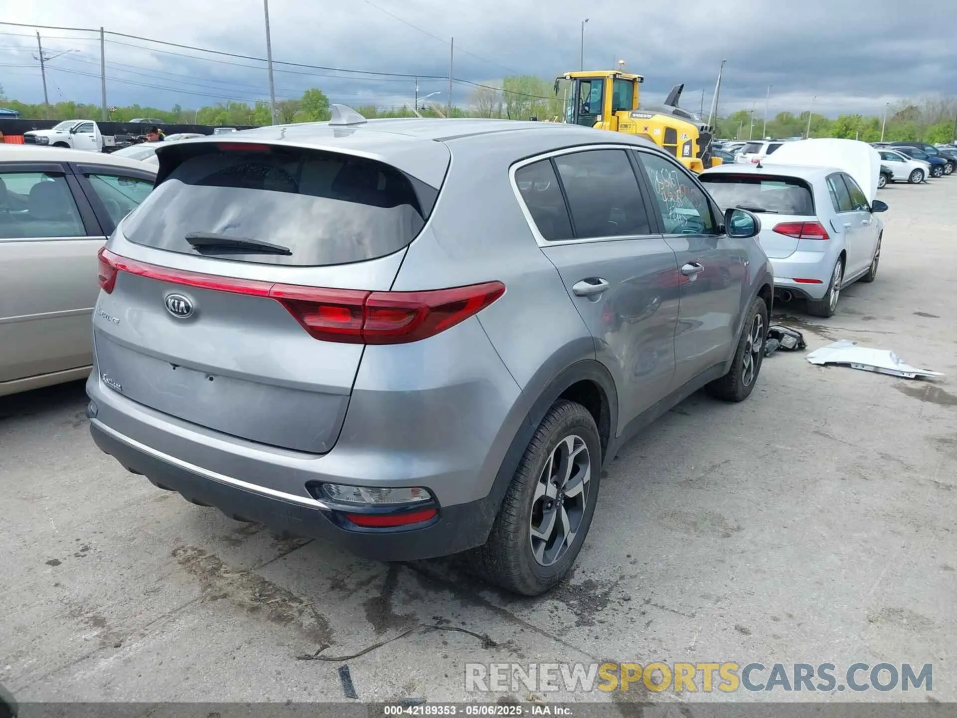 4 Photograph of a damaged car KNDPMCACXL7677775 KIA SPORTAGE 2020