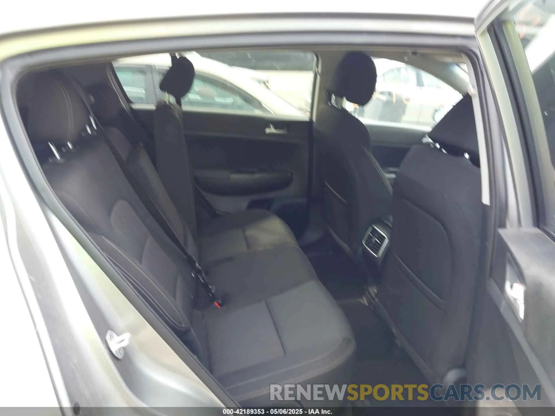 8 Photograph of a damaged car KNDPMCACXL7677775 KIA SPORTAGE 2020