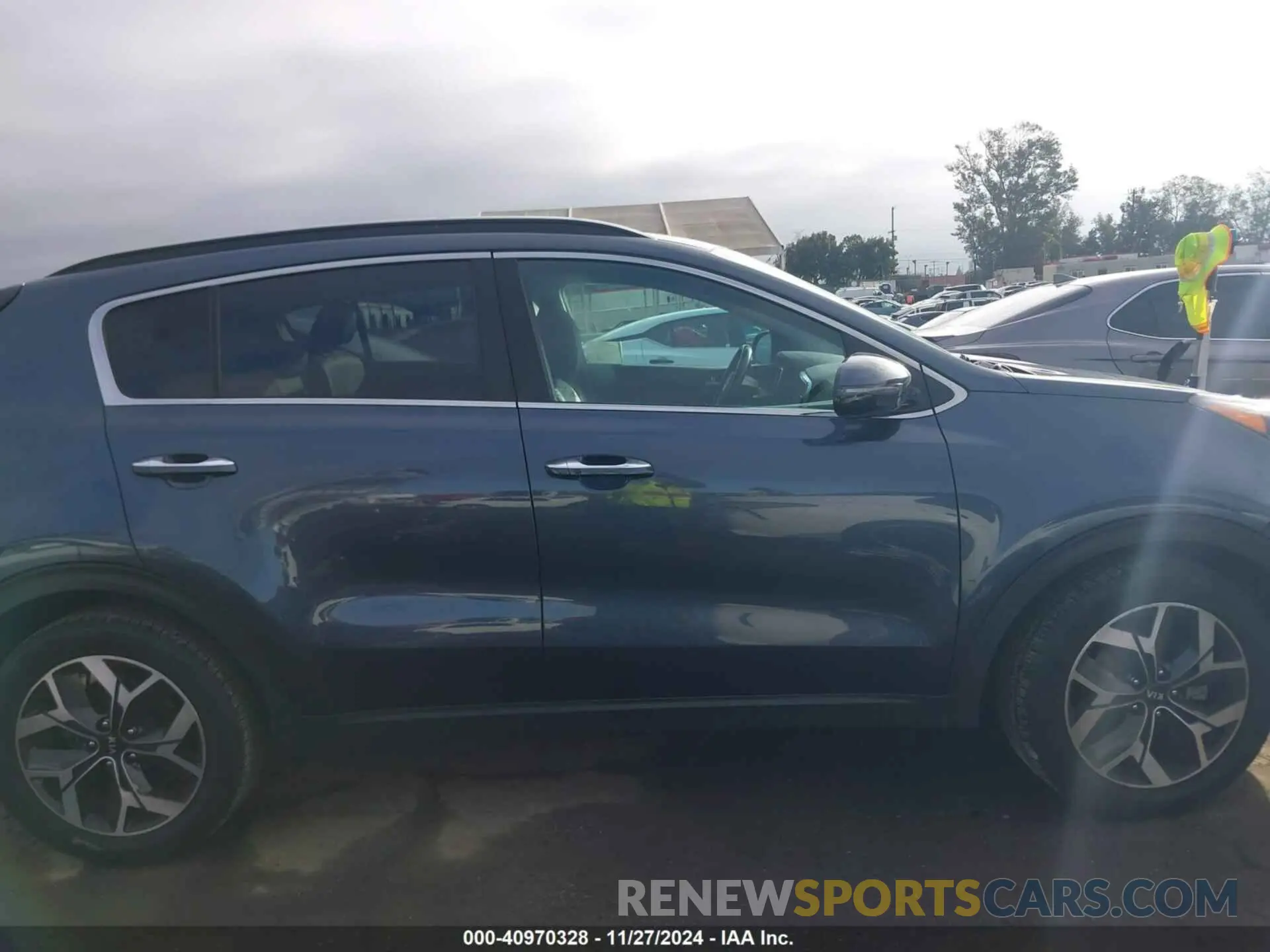 14 Photograph of a damaged car KNDPN3AC2L7718199 KIA SPORTAGE 2020