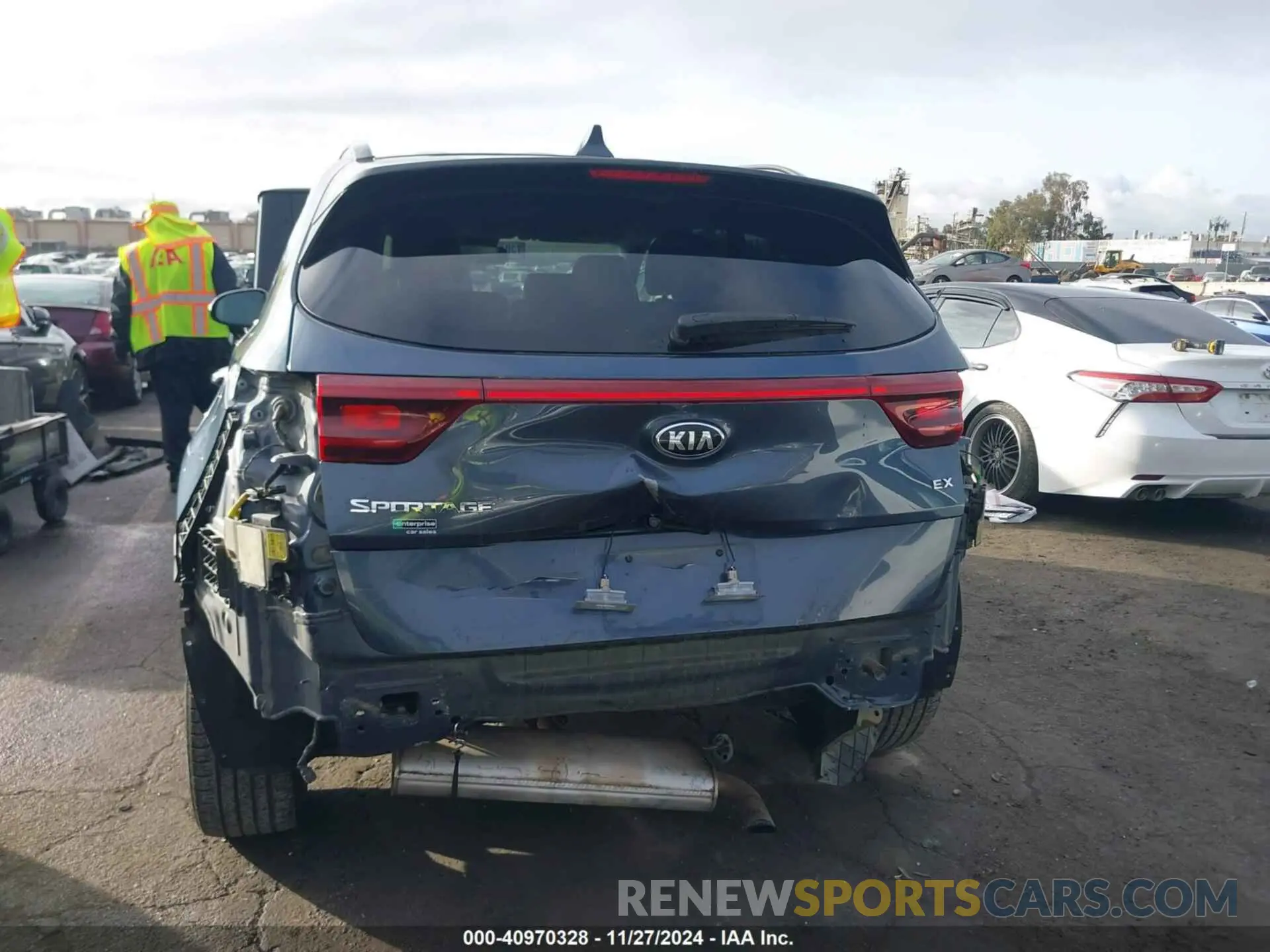 17 Photograph of a damaged car KNDPN3AC2L7718199 KIA SPORTAGE 2020
