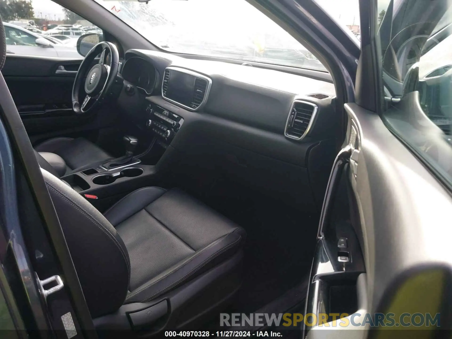 5 Photograph of a damaged car KNDPN3AC2L7718199 KIA SPORTAGE 2020