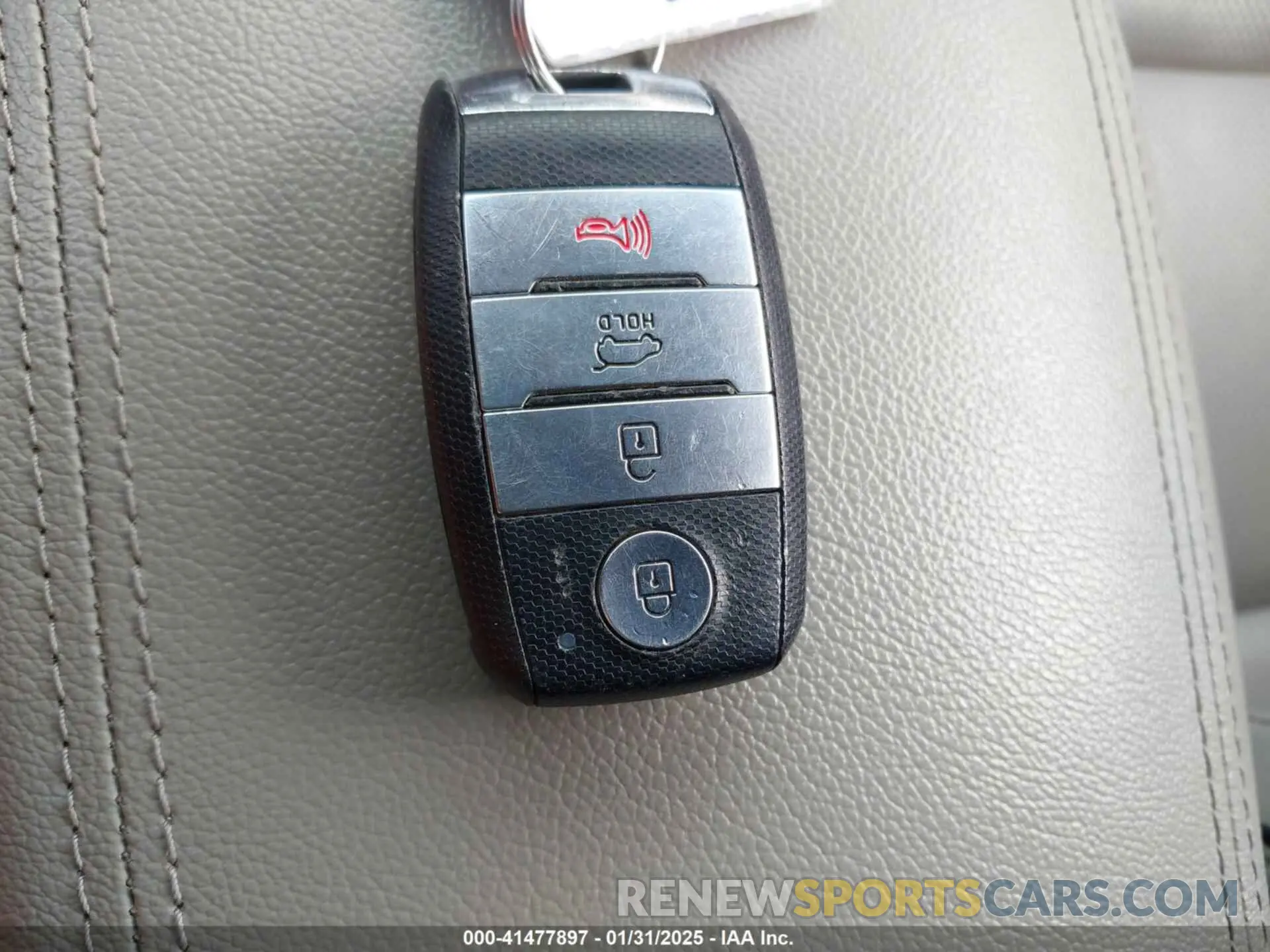 11 Photograph of a damaged car KNDPN3AC2L7794022 KIA SPORTAGE 2020