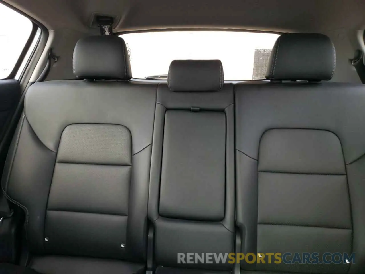 10 Photograph of a damaged car KNDPN3AC2L7811451 KIA SPORTAGE 2020
