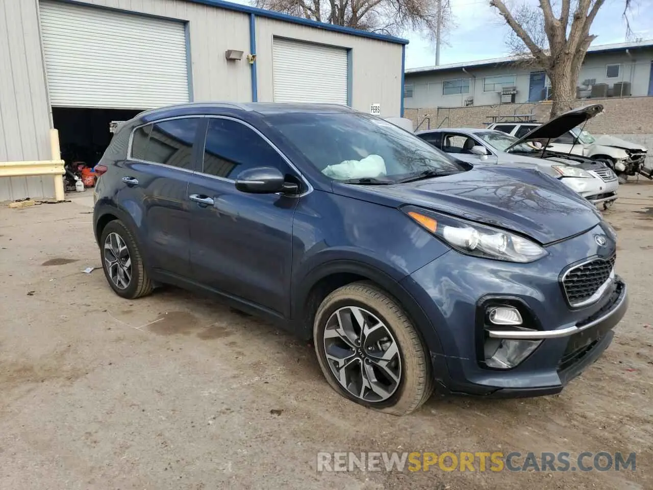 4 Photograph of a damaged car KNDPN3AC2L7811451 KIA SPORTAGE 2020