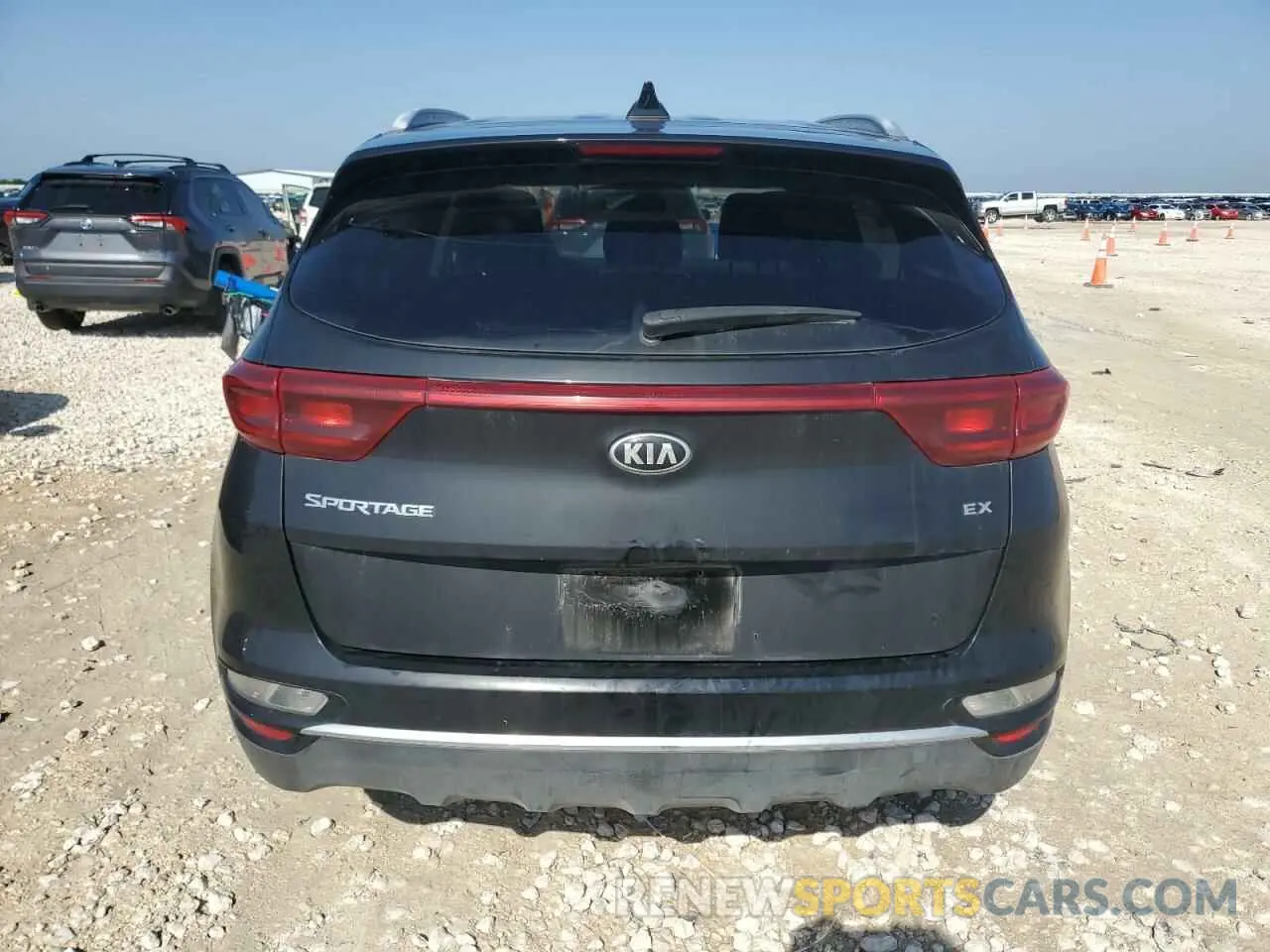 6 Photograph of a damaged car KNDPN3AC3L7702030 KIA SPORTAGE 2020