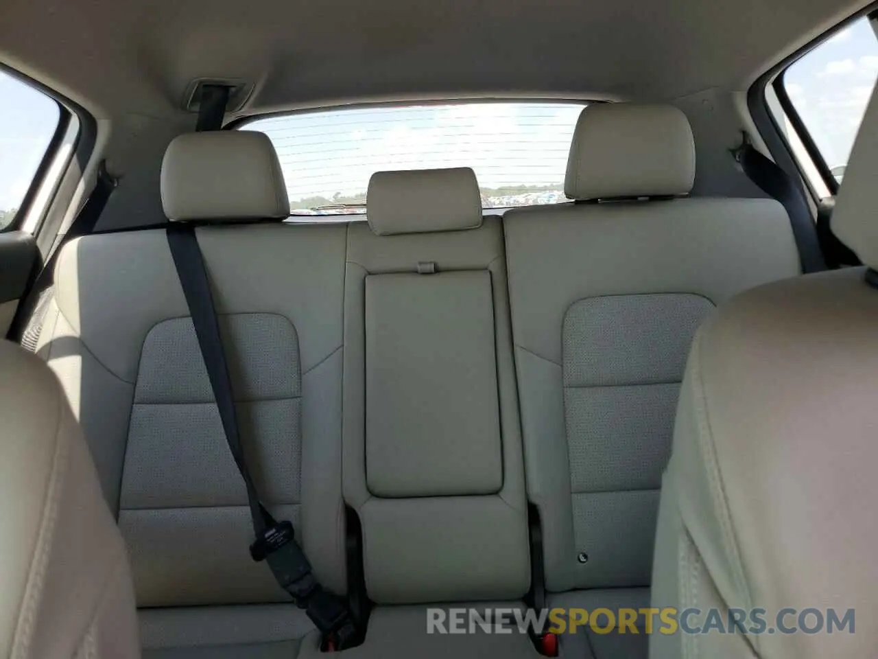 10 Photograph of a damaged car KNDPN3AC4L7676909 KIA SPORTAGE 2020