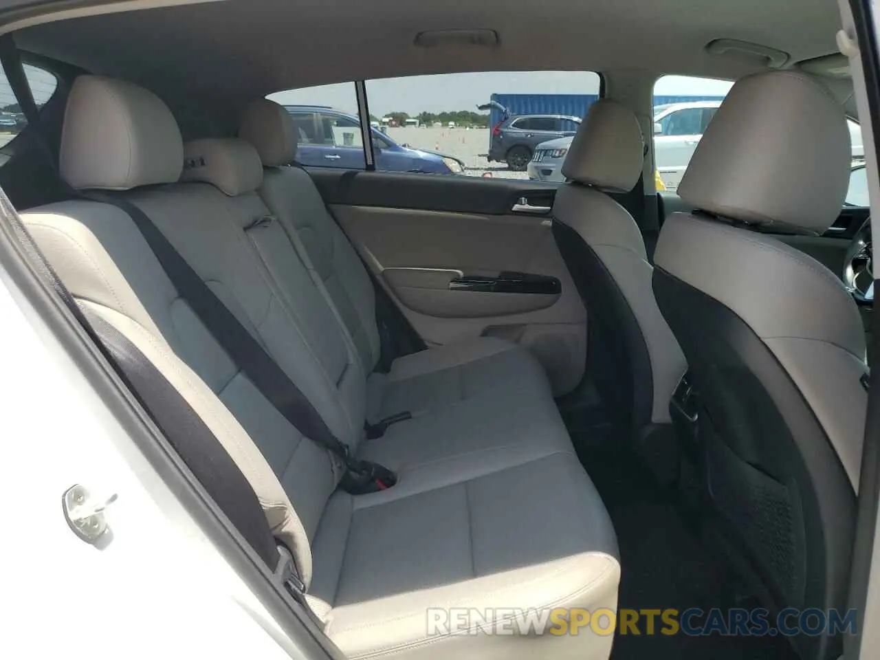 11 Photograph of a damaged car KNDPN3AC4L7676909 KIA SPORTAGE 2020