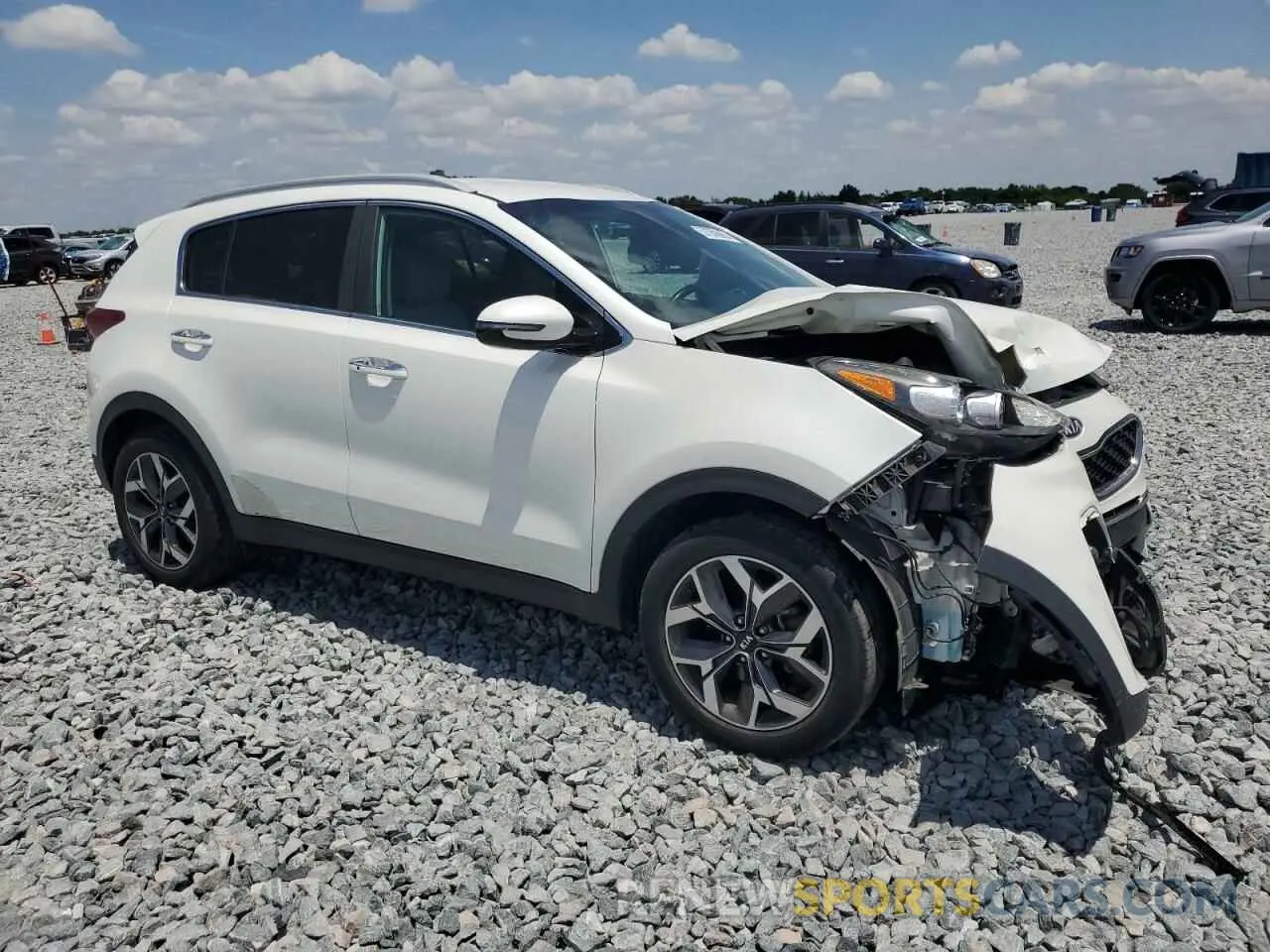 4 Photograph of a damaged car KNDPN3AC4L7676909 KIA SPORTAGE 2020