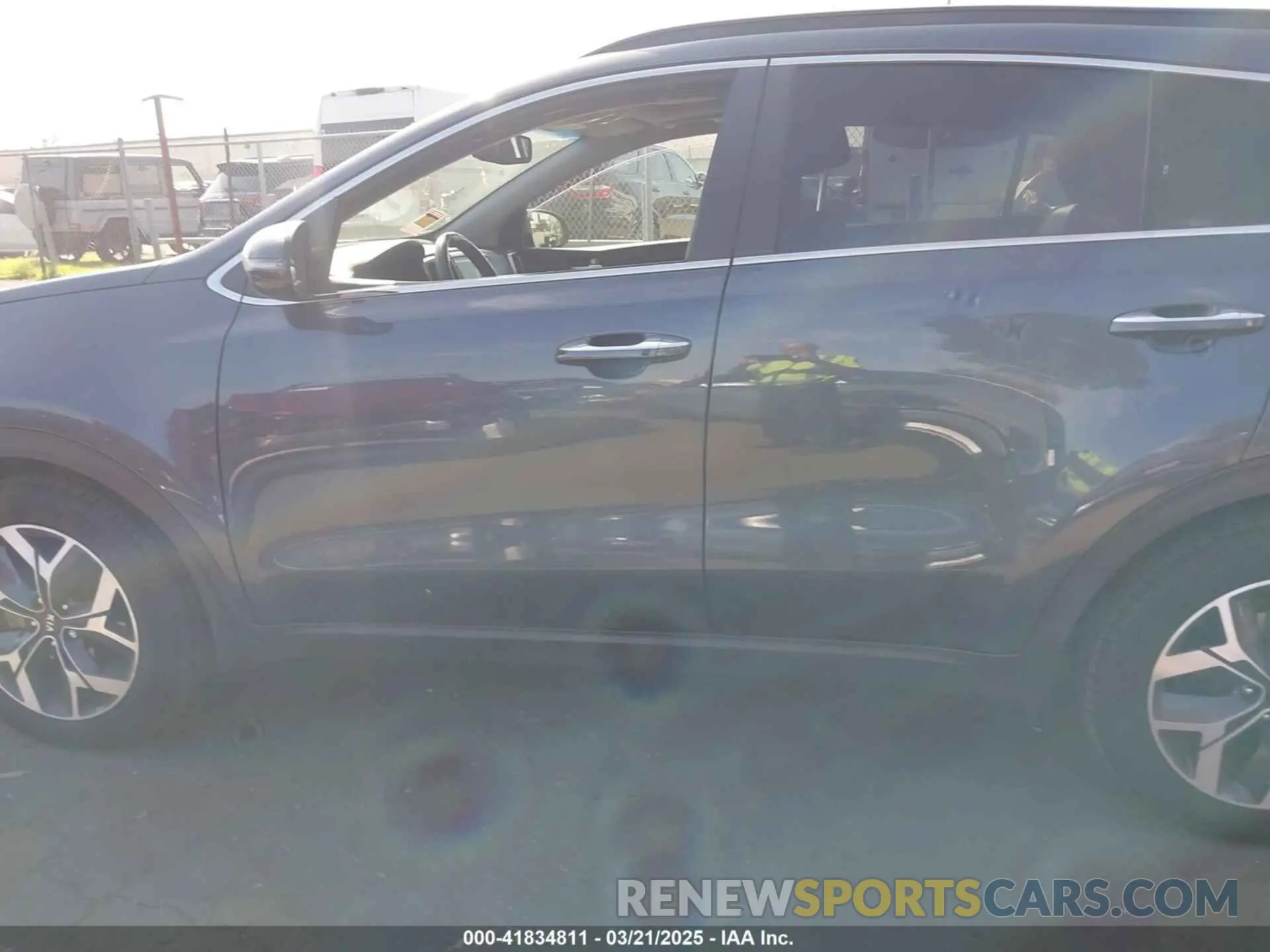 14 Photograph of a damaged car KNDPN3AC6L7691668 KIA SPORTAGE 2020