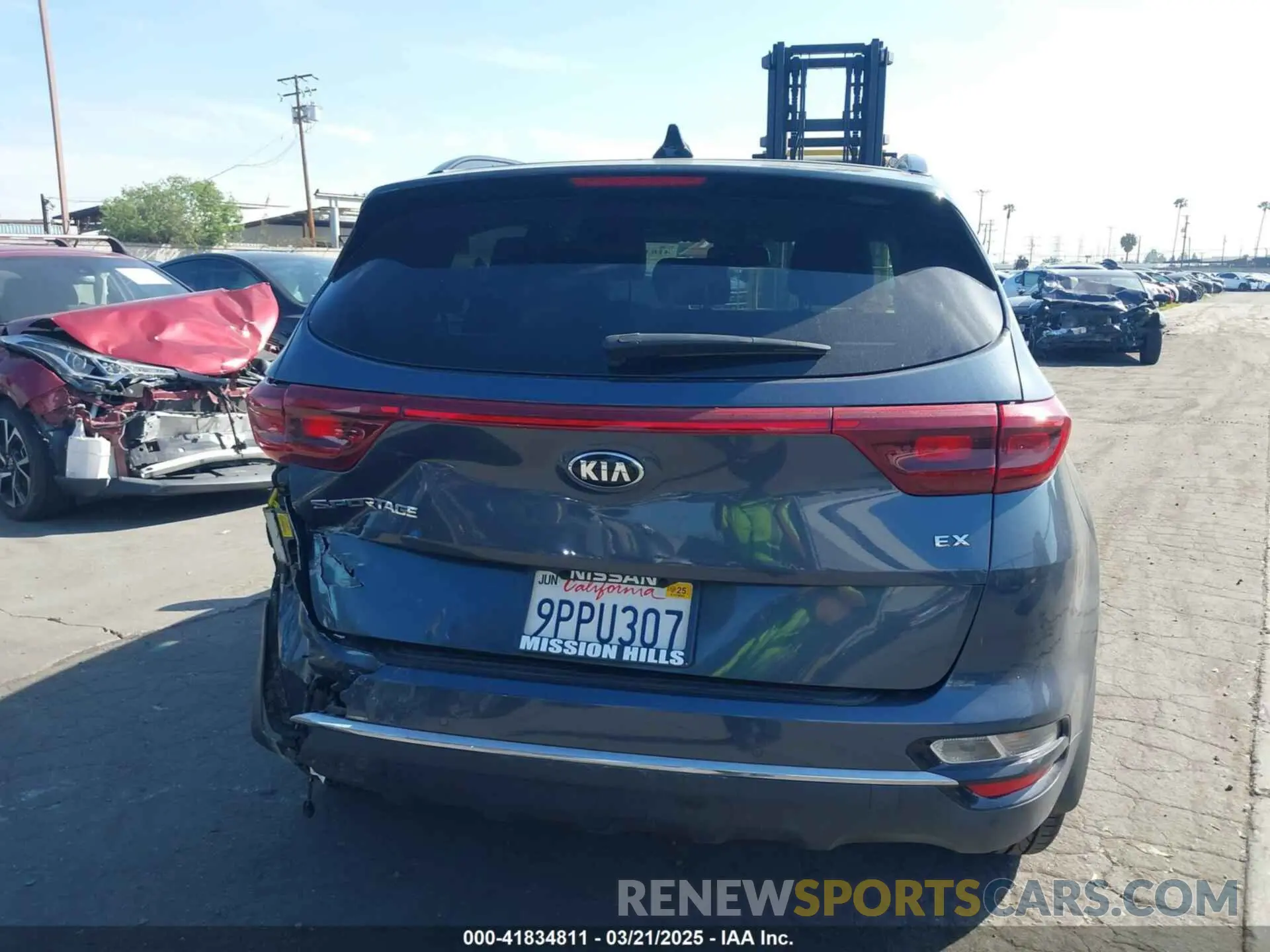 16 Photograph of a damaged car KNDPN3AC6L7691668 KIA SPORTAGE 2020
