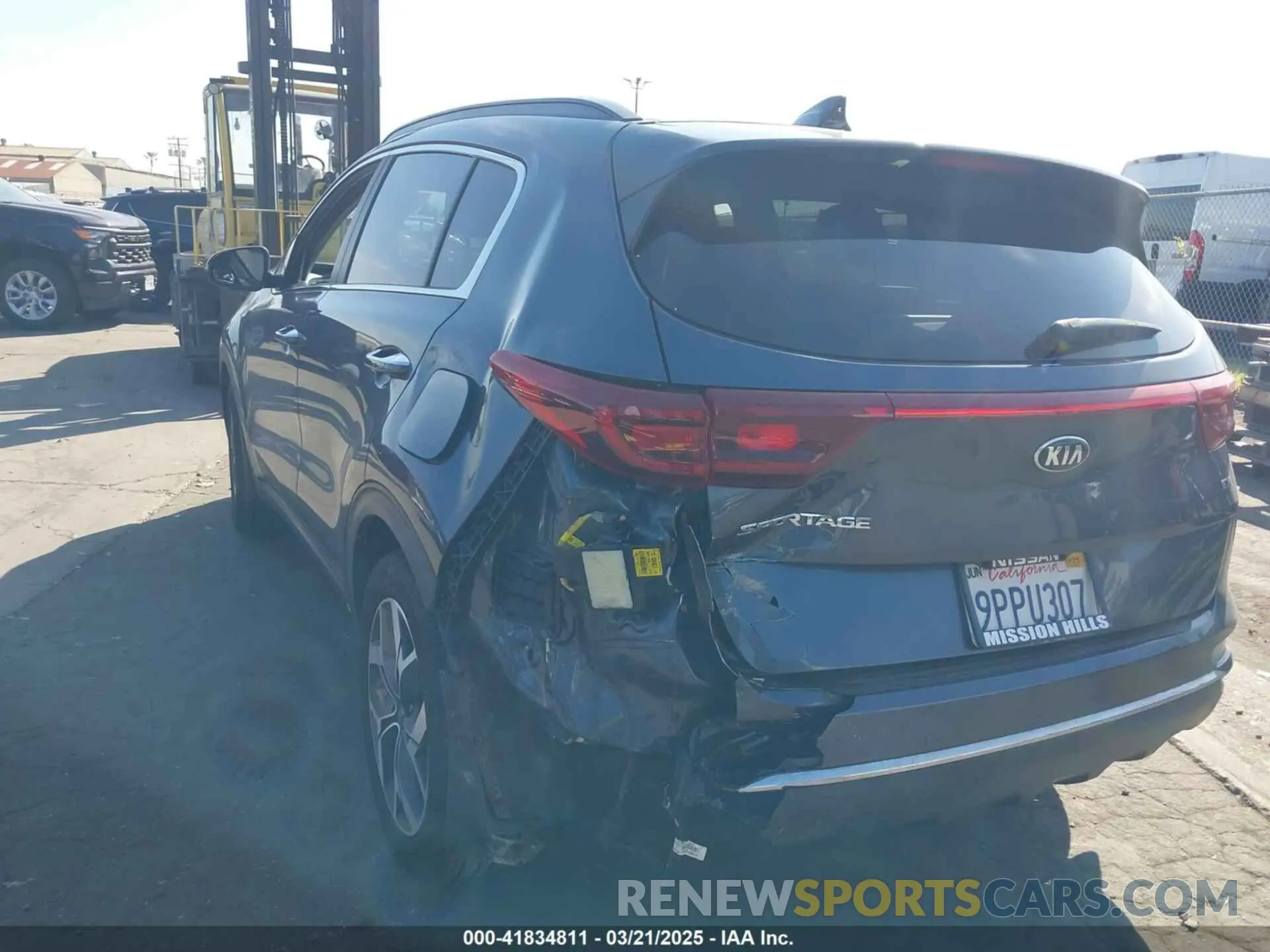 3 Photograph of a damaged car KNDPN3AC6L7691668 KIA SPORTAGE 2020