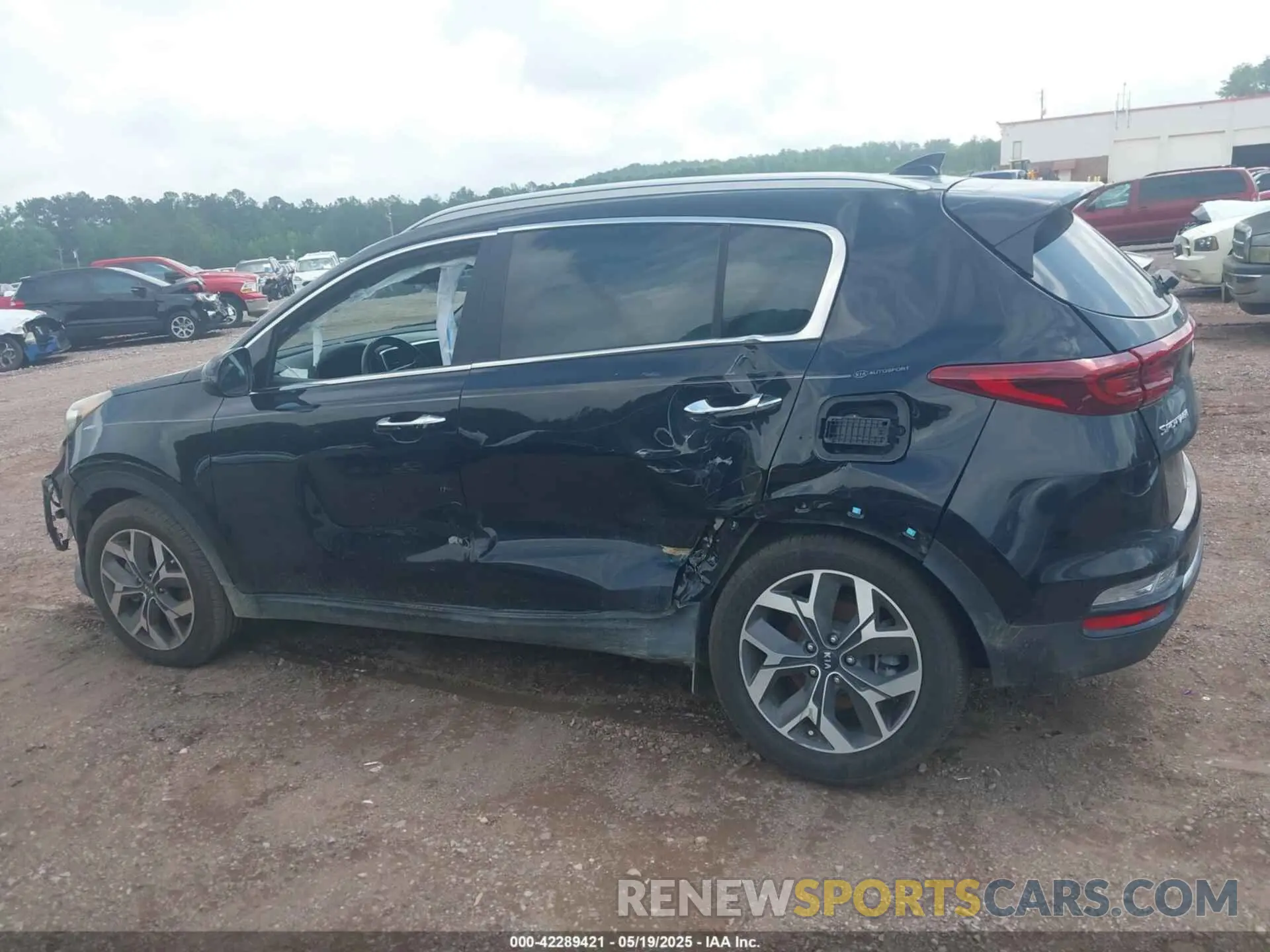 14 Photograph of a damaged car KNDPN3AC7L7676225 KIA SPORTAGE 2020