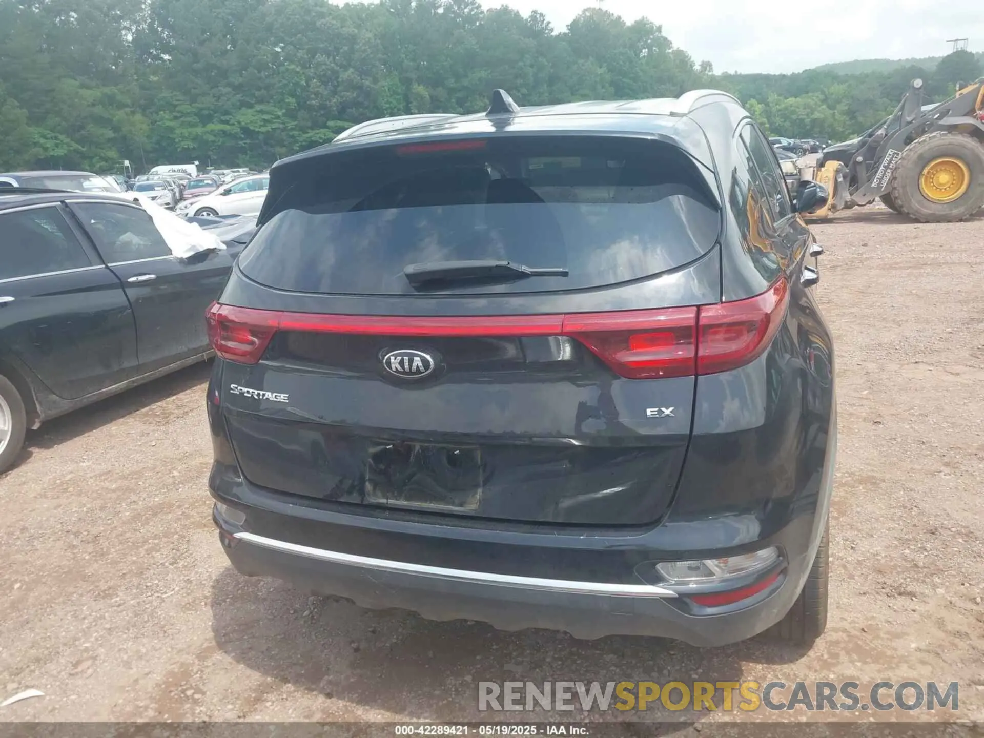 16 Photograph of a damaged car KNDPN3AC7L7676225 KIA SPORTAGE 2020