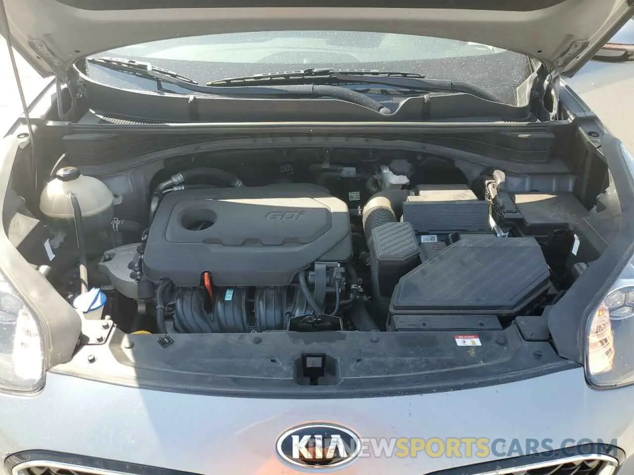 12 Photograph of a damaged car KNDPN3AC7L7745995 KIA SPORTAGE 2020
