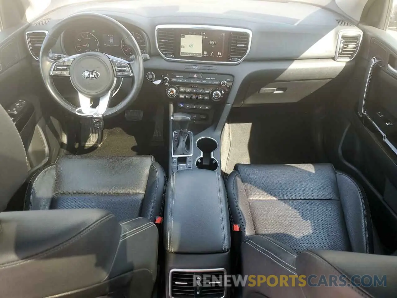 8 Photograph of a damaged car KNDPN3AC7L7745995 KIA SPORTAGE 2020