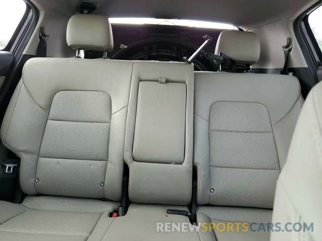 10 Photograph of a damaged car KNDPN3AC8L7736125 KIA SPORTAGE 2020