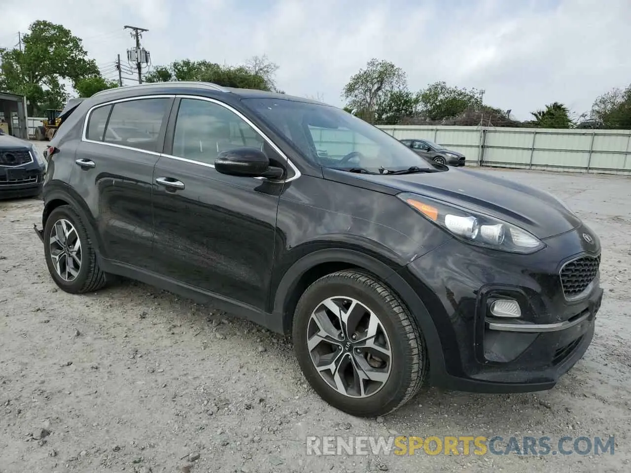 4 Photograph of a damaged car KNDPN3AC8L7736125 KIA SPORTAGE 2020