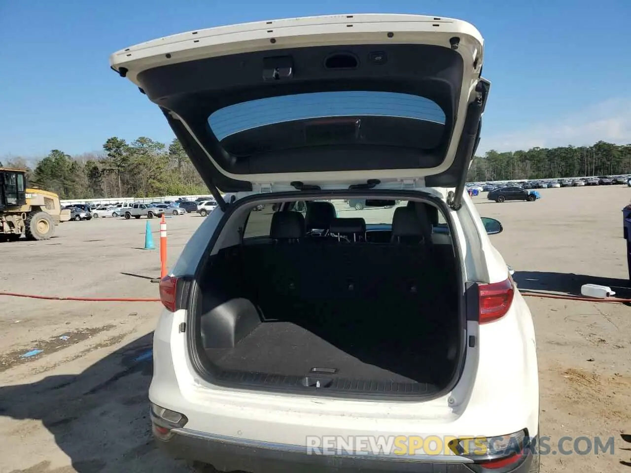 6 Photograph of a damaged car KNDPN3AC9L7822575 KIA SPORTAGE 2020