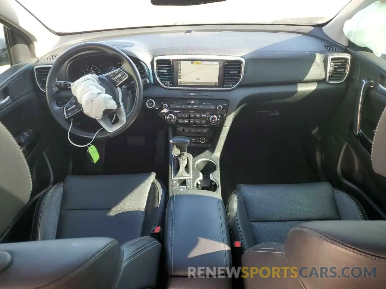 8 Photograph of a damaged car KNDPN3AC9L7822575 KIA SPORTAGE 2020