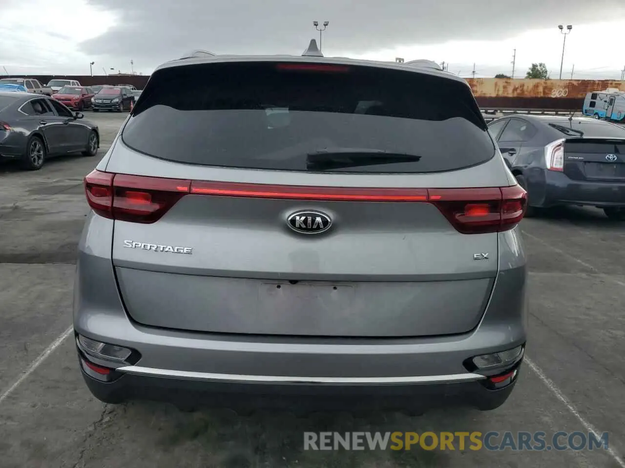 6 Photograph of a damaged car KNDPN3ACXL7691866 KIA SPORTAGE 2020