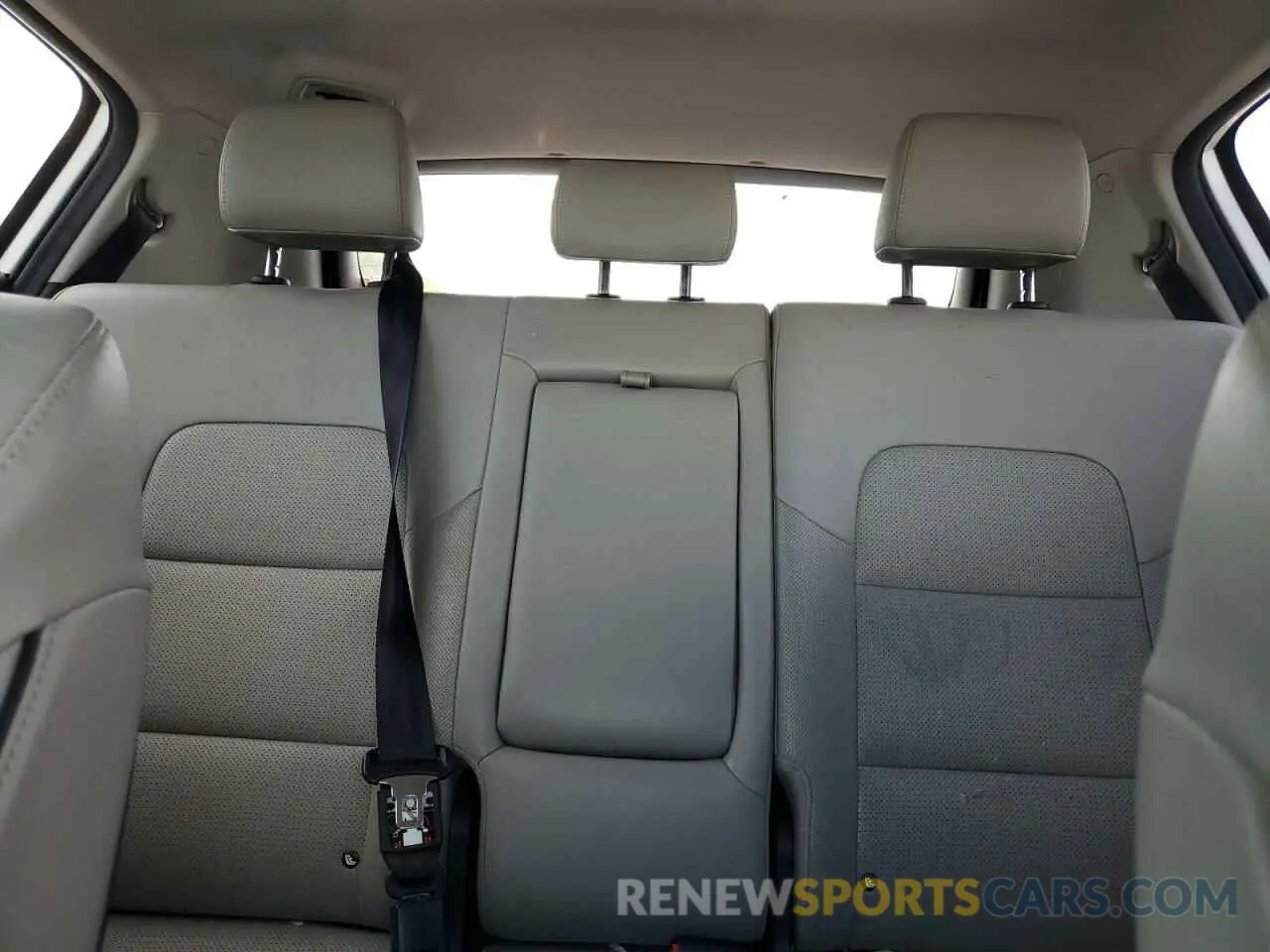 10 Photograph of a damaged car KNDPNCAC0L7805972 KIA SPORTAGE 2020