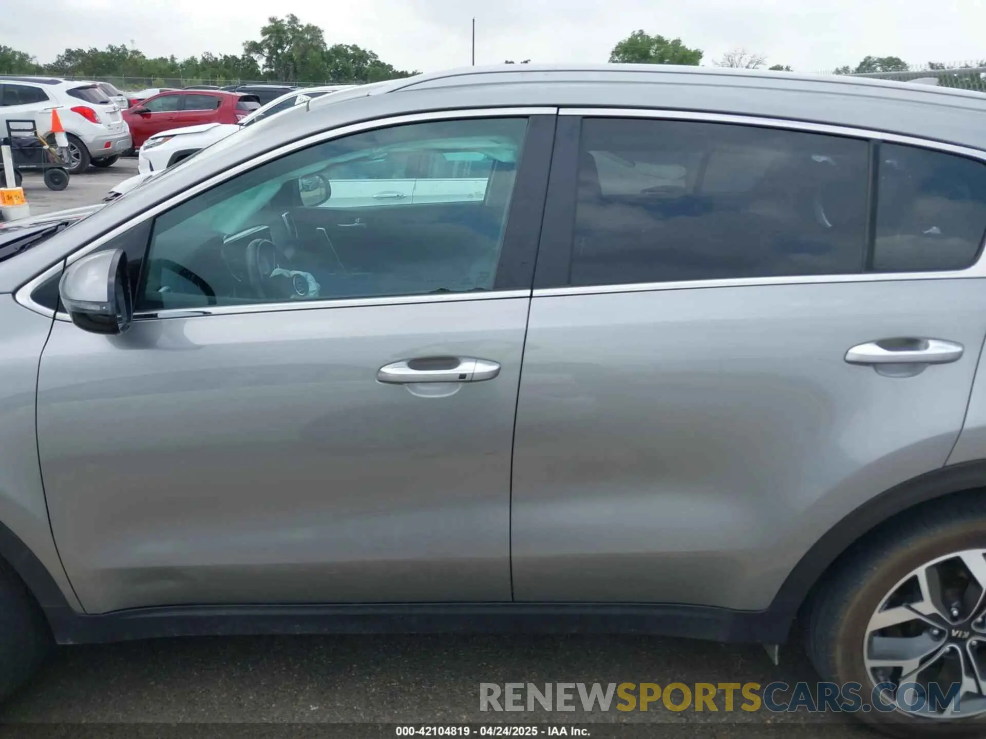 15 Photograph of a damaged car KNDPNCAC2L7791248 KIA SPORTAGE 2020