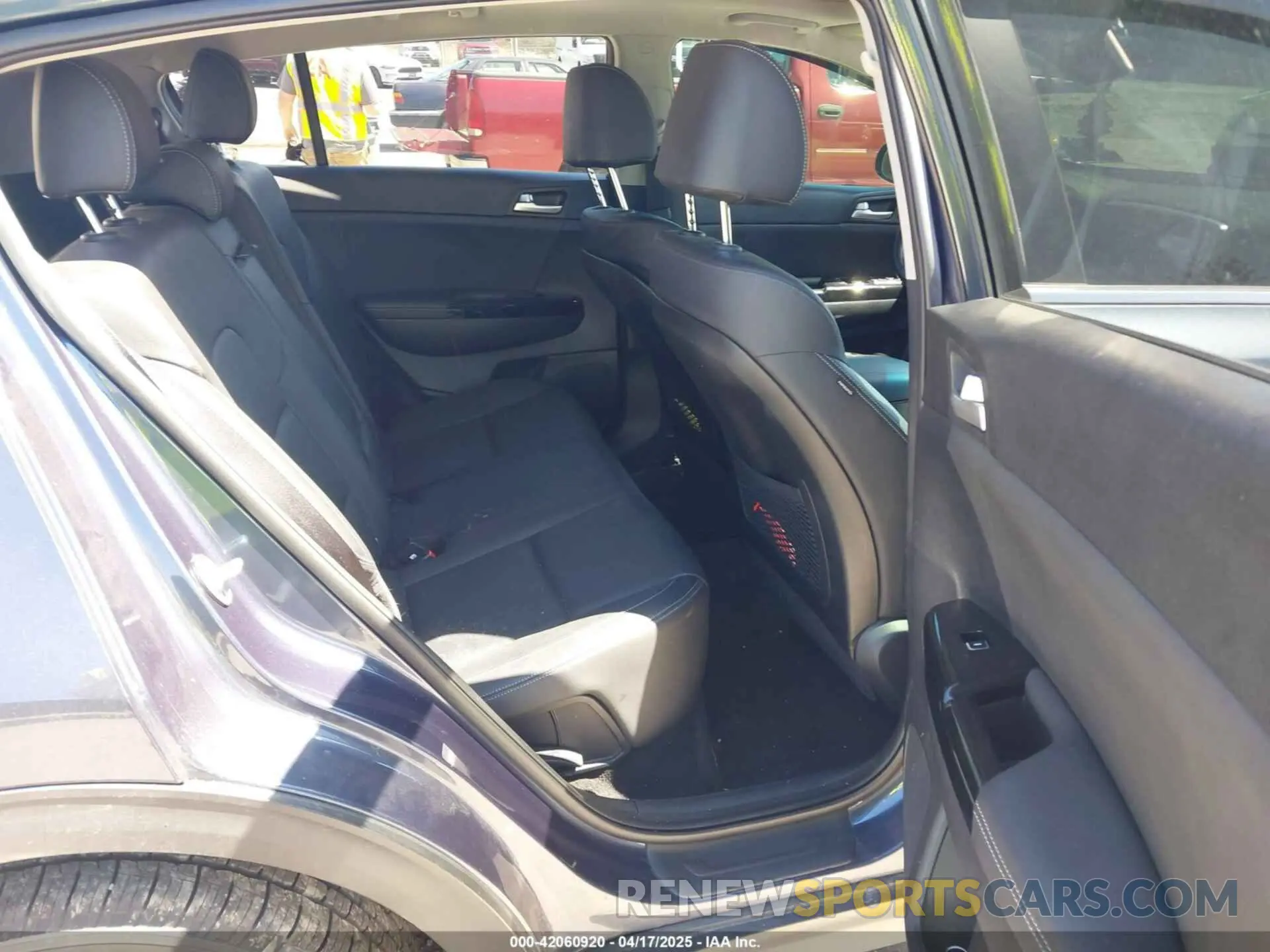 8 Photograph of a damaged car KNDPNCAC3L7752538 KIA SPORTAGE 2020