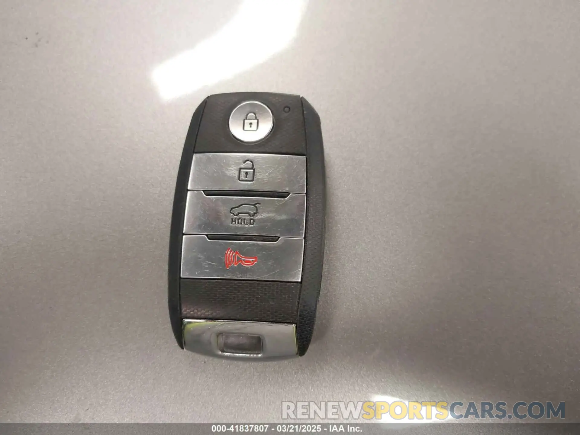 11 Photograph of a damaged car KNDPNCAC6L7696725 KIA SPORTAGE 2020
