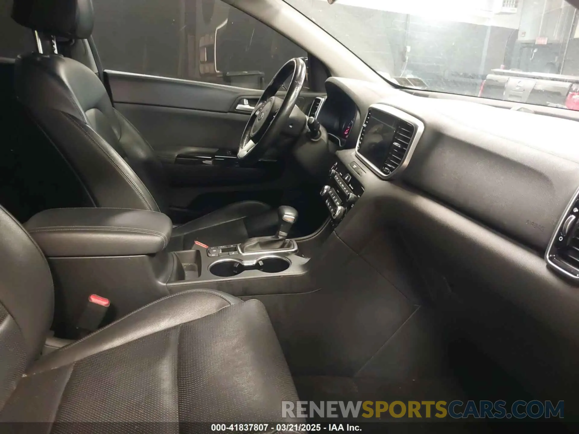 5 Photograph of a damaged car KNDPNCAC6L7696725 KIA SPORTAGE 2020
