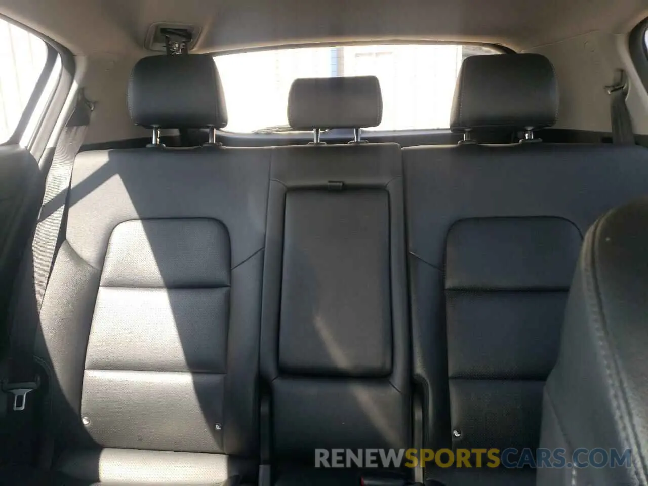 10 Photograph of a damaged car KNDPNCAC7L7705139 KIA SPORTAGE 2020