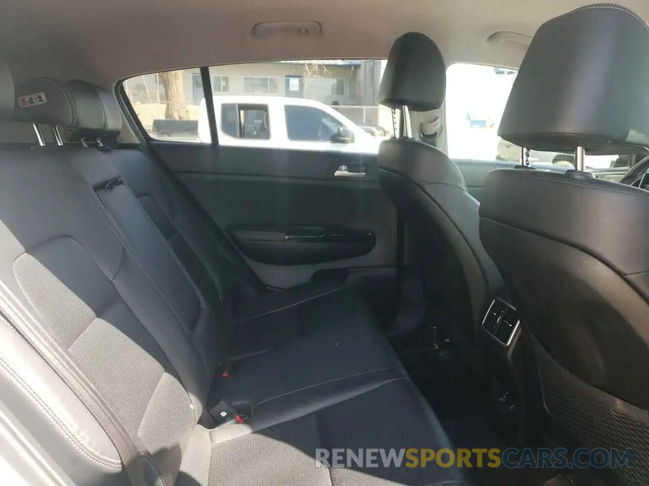 11 Photograph of a damaged car KNDPNCAC7L7705139 KIA SPORTAGE 2020
