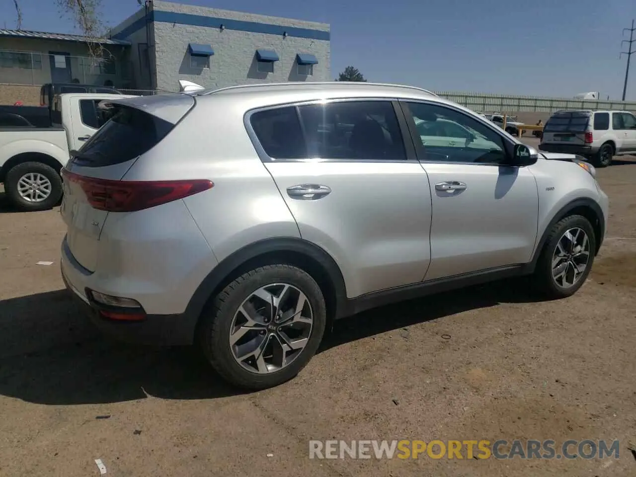 3 Photograph of a damaged car KNDPNCAC7L7705139 KIA SPORTAGE 2020