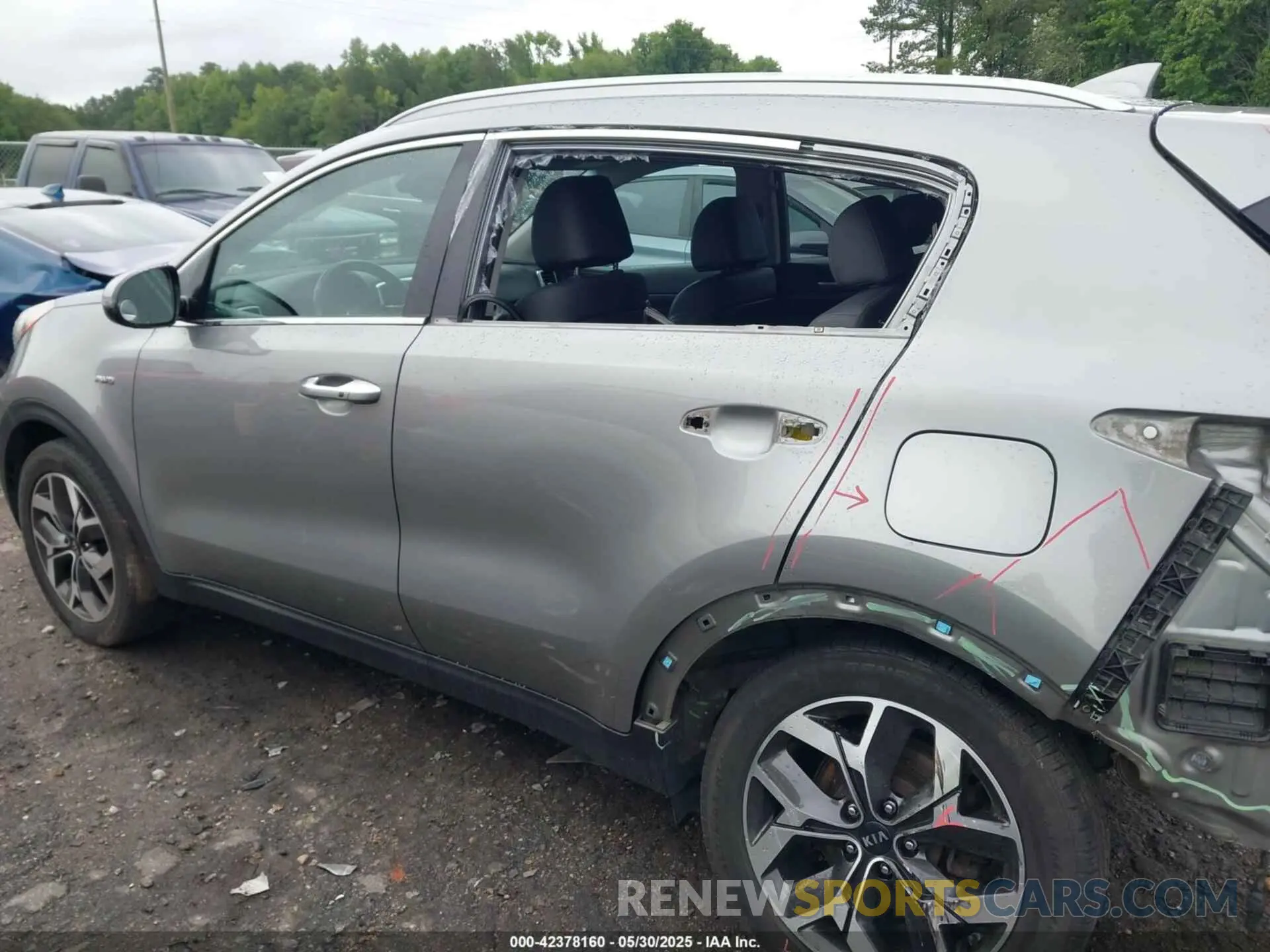 15 Photograph of a damaged car KNDPNCAC8L7754849 KIA SPORTAGE 2020