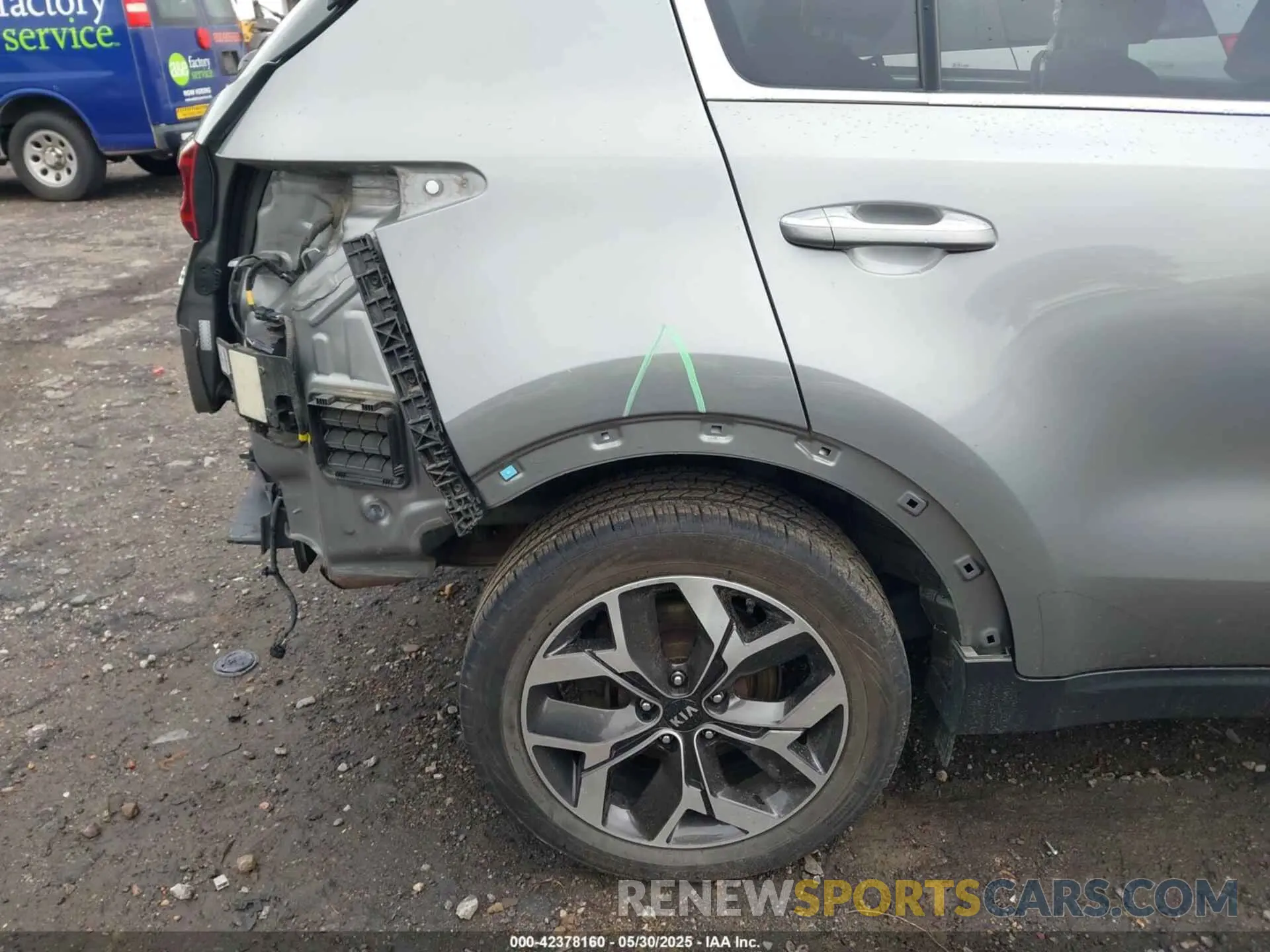 19 Photograph of a damaged car KNDPNCAC8L7754849 KIA SPORTAGE 2020