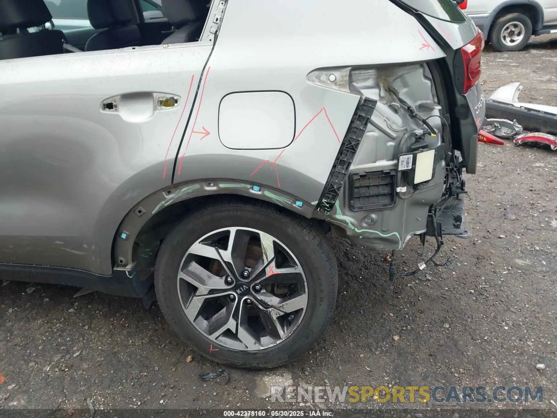 21 Photograph of a damaged car KNDPNCAC8L7754849 KIA SPORTAGE 2020