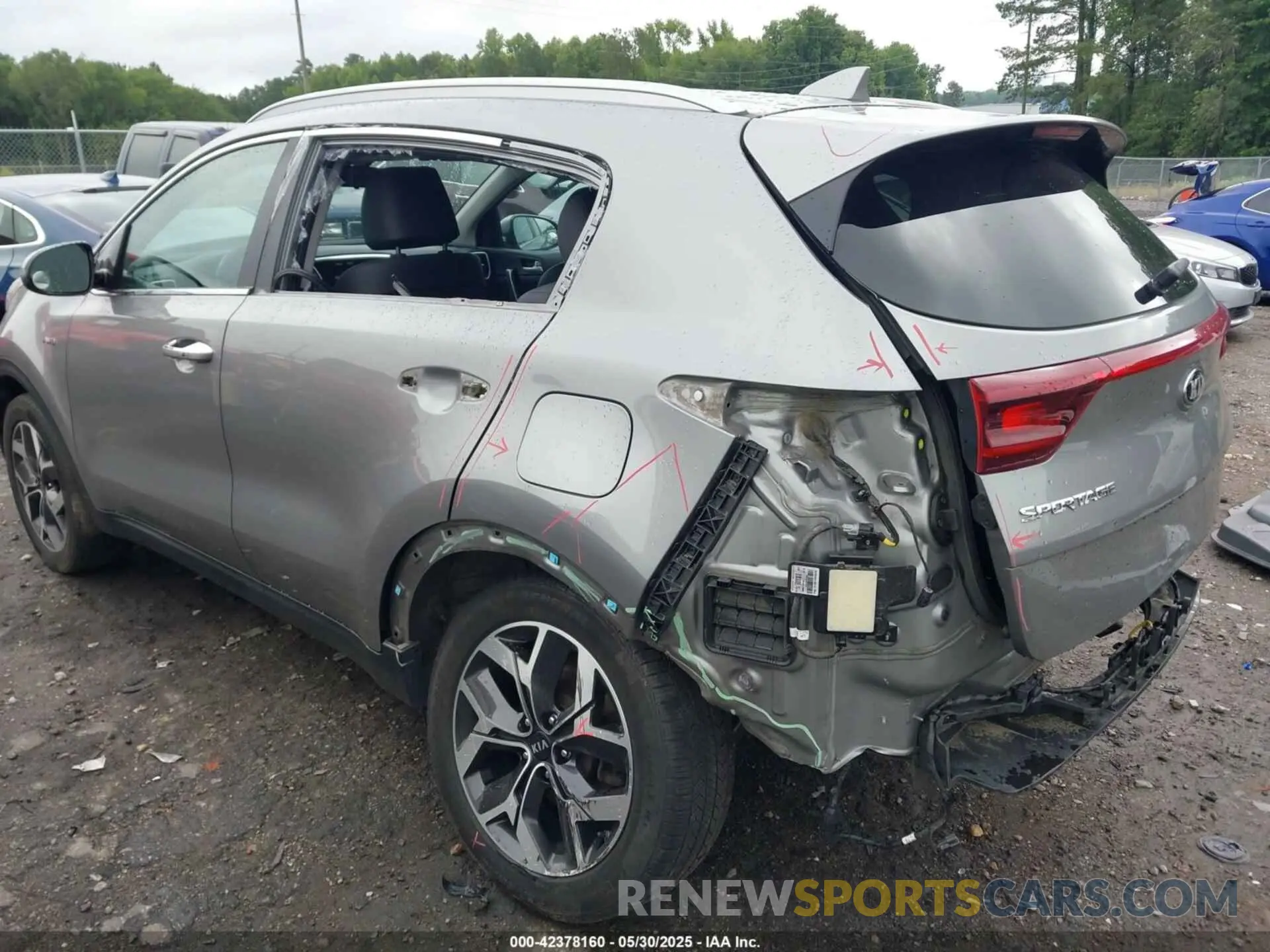 3 Photograph of a damaged car KNDPNCAC8L7754849 KIA SPORTAGE 2020