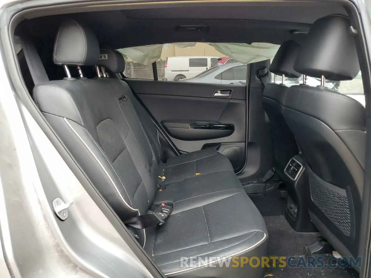 11 Photograph of a damaged car KNDPR3A66L7667921 KIA SPORTAGE 2020