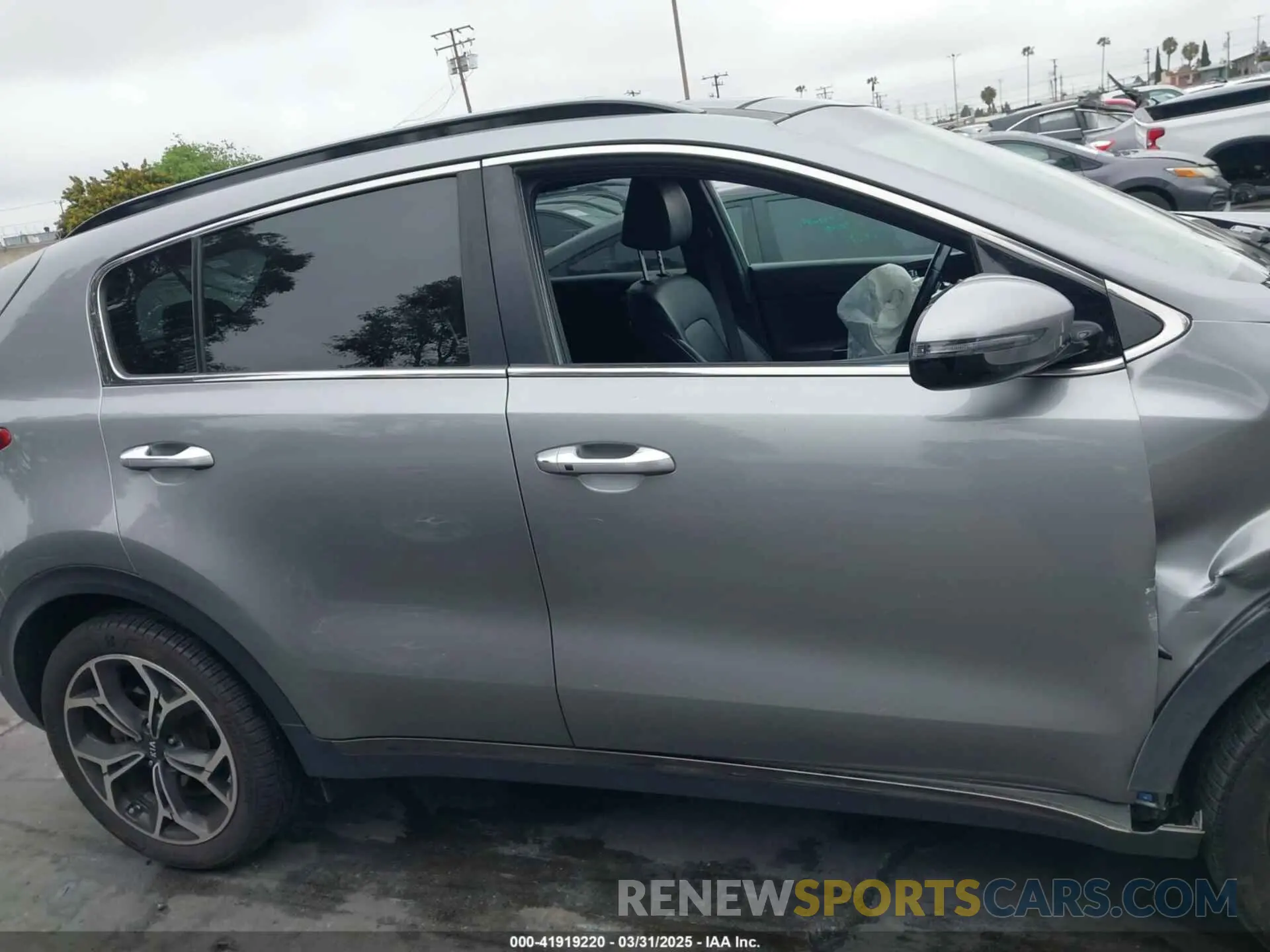 13 Photograph of a damaged car KNDPR3A66L7704398 KIA SPORTAGE 2020