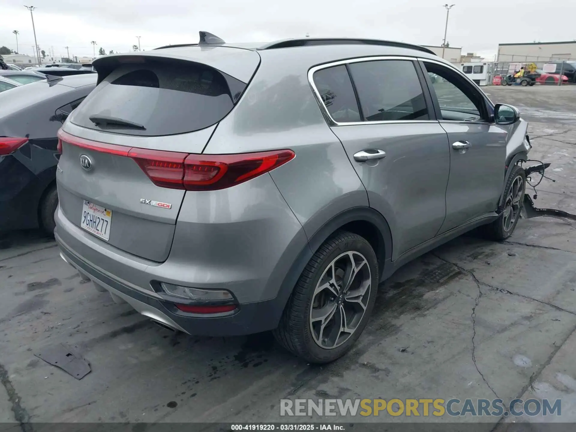 4 Photograph of a damaged car KNDPR3A66L7704398 KIA SPORTAGE 2020