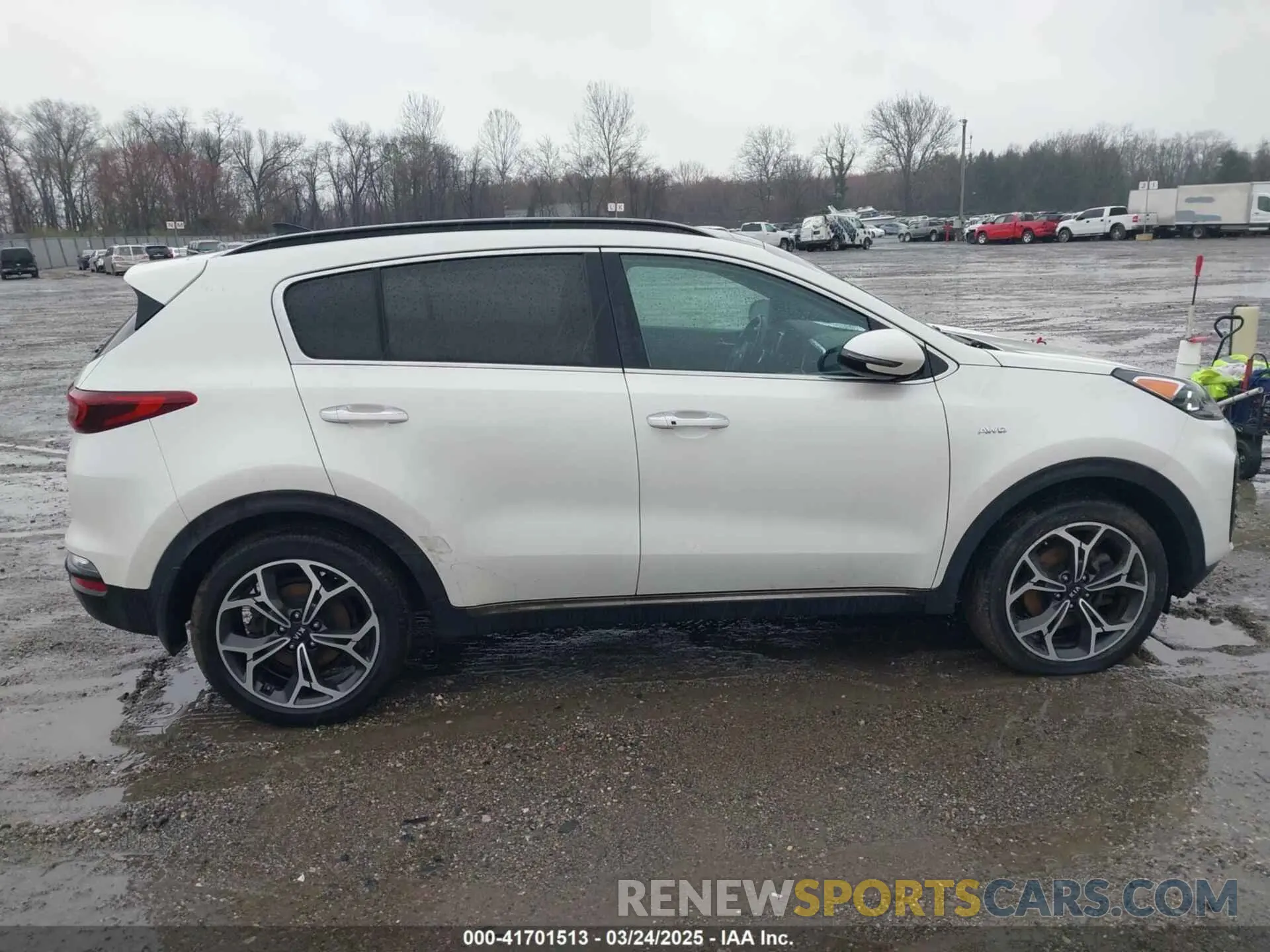 13 Photograph of a damaged car KNDPRCA60L7829607 KIA SPORTAGE 2020