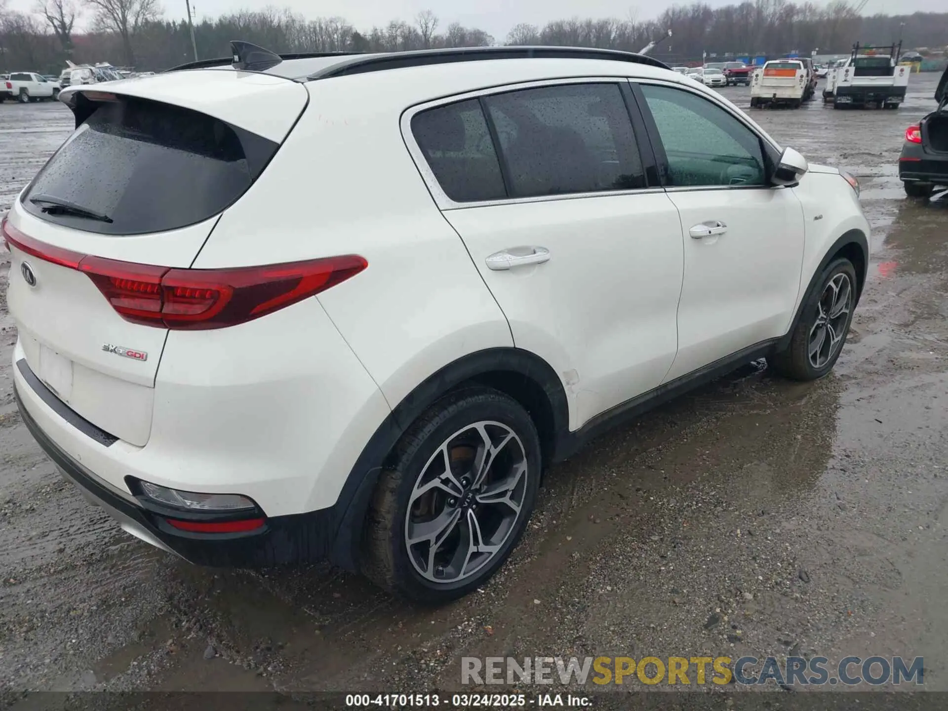 4 Photograph of a damaged car KNDPRCA60L7829607 KIA SPORTAGE 2020