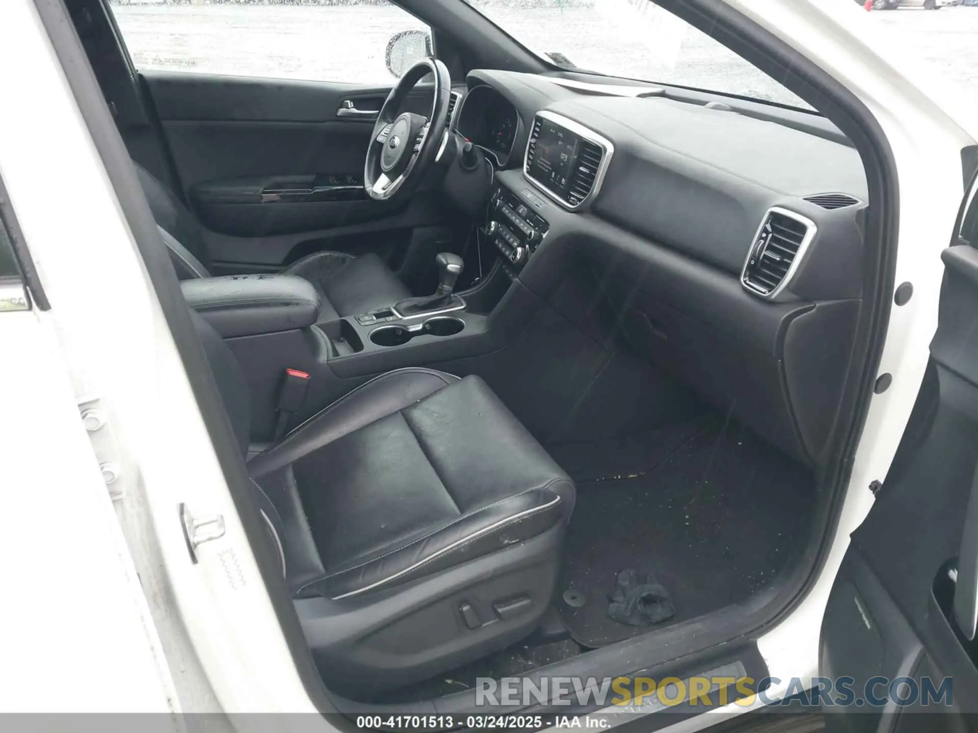5 Photograph of a damaged car KNDPRCA60L7829607 KIA SPORTAGE 2020