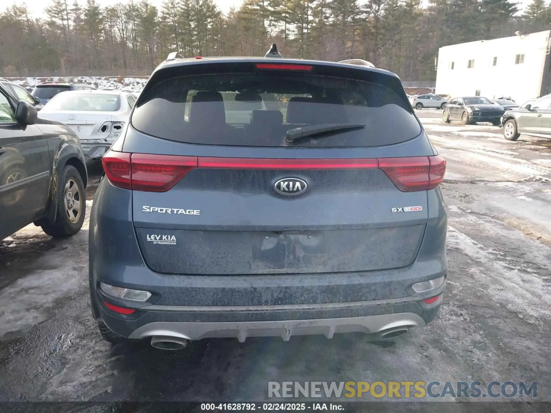 16 Photograph of a damaged car KNDPRCA61L7833990 KIA SPORTAGE 2020