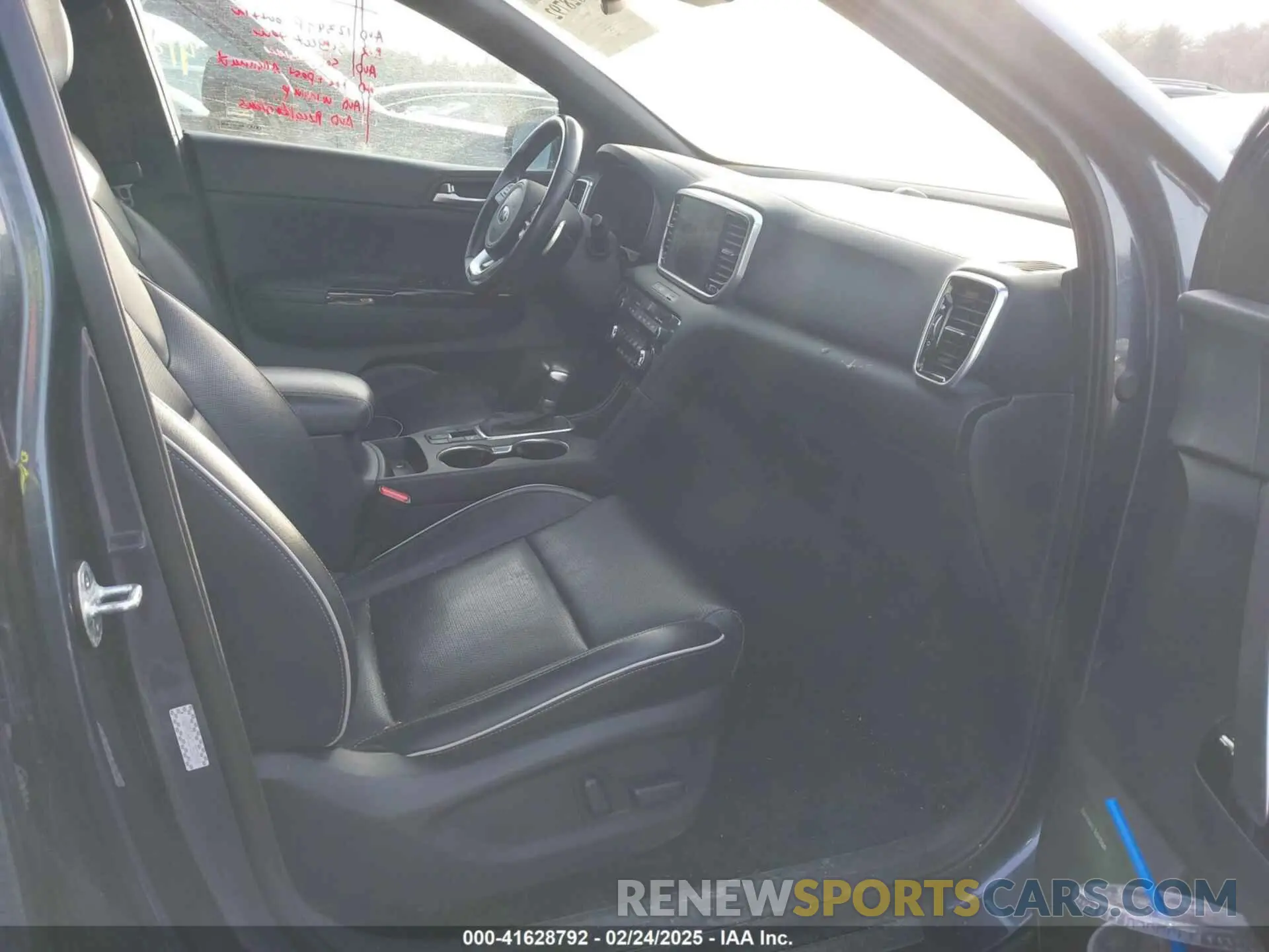 5 Photograph of a damaged car KNDPRCA61L7833990 KIA SPORTAGE 2020