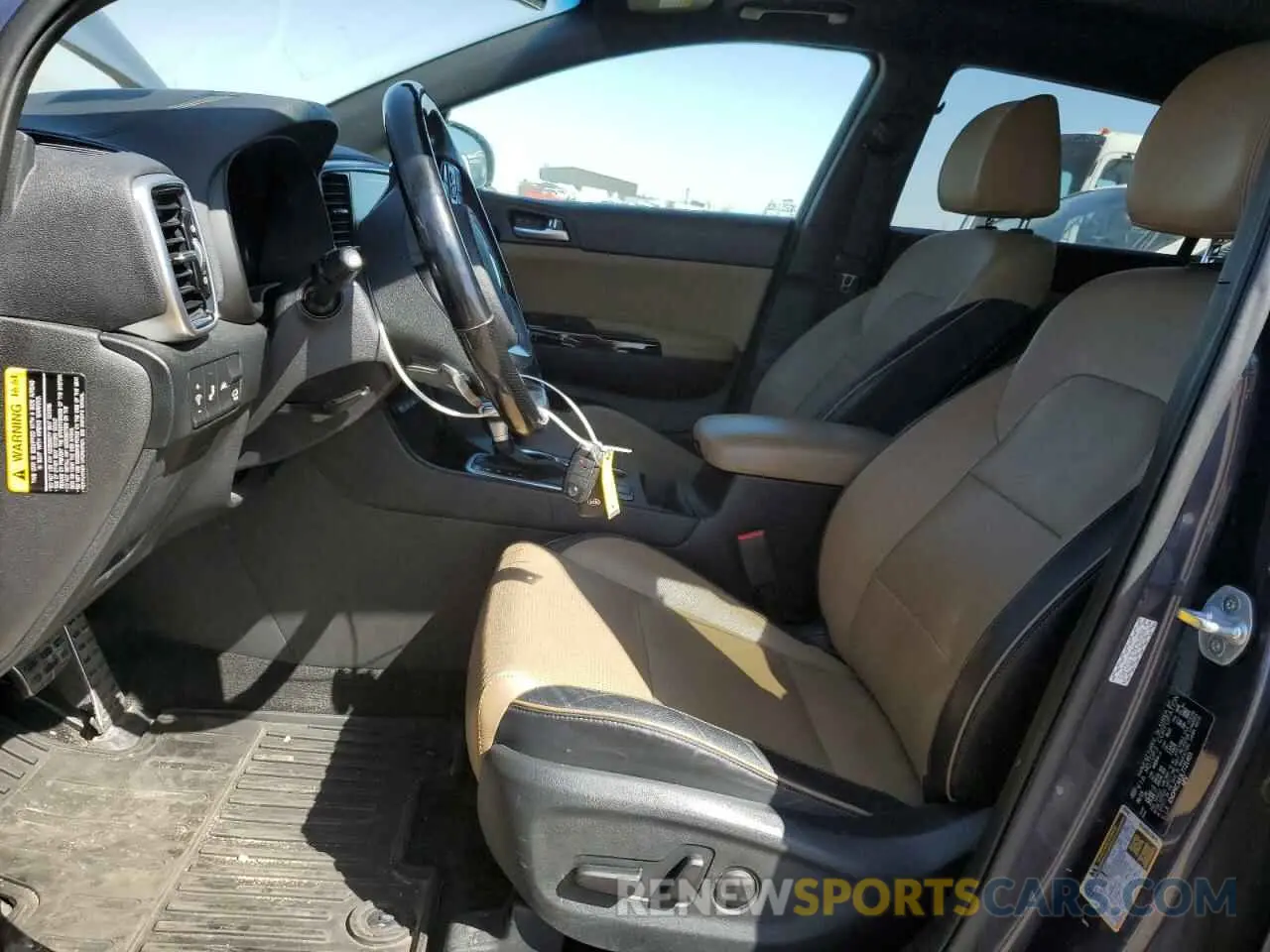7 Photograph of a damaged car KNDPRCA63L7721403 KIA SPORTAGE 2020