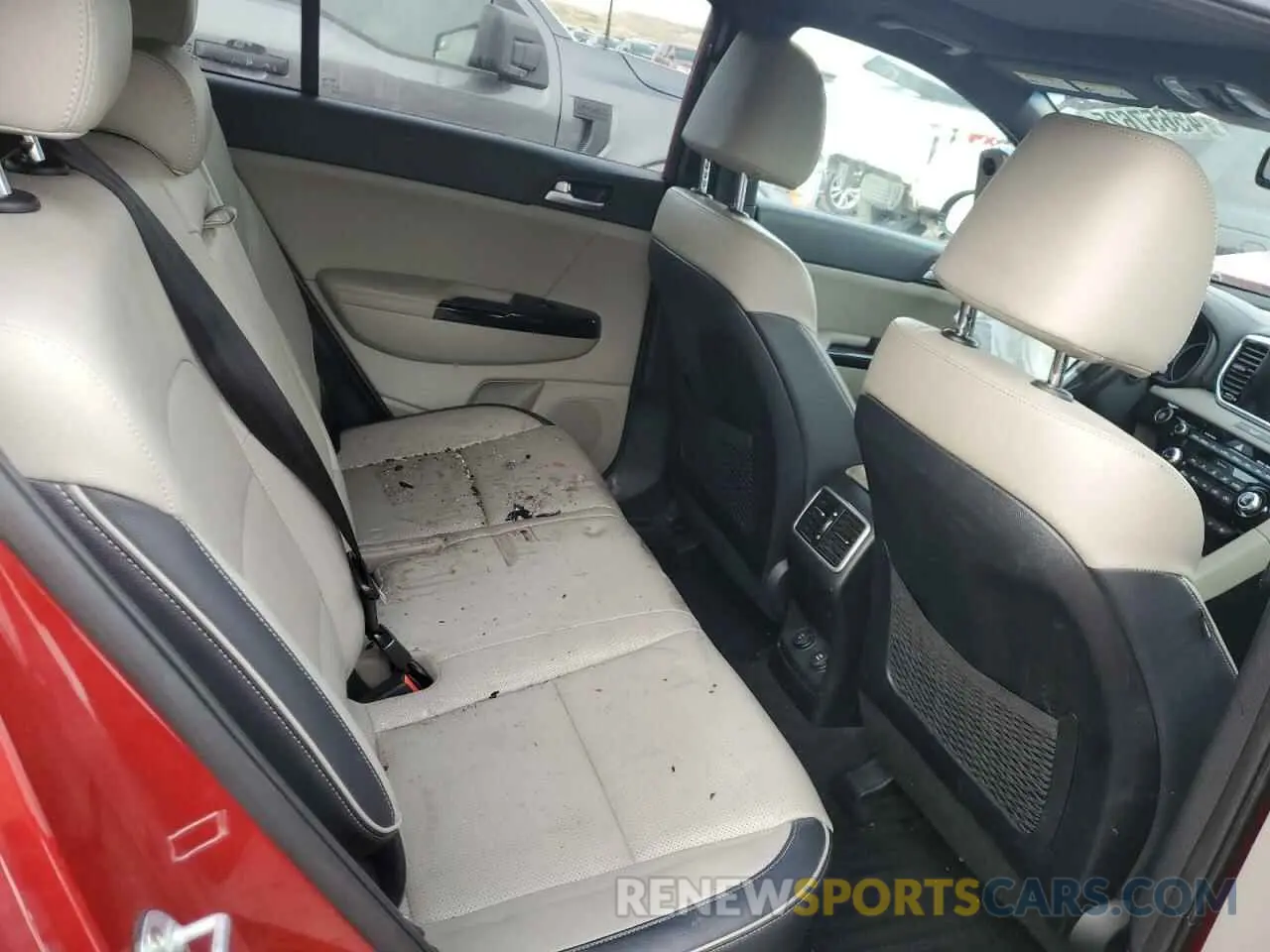 10 Photograph of a damaged car KNDPRCA65L7802466 KIA SPORTAGE 2020