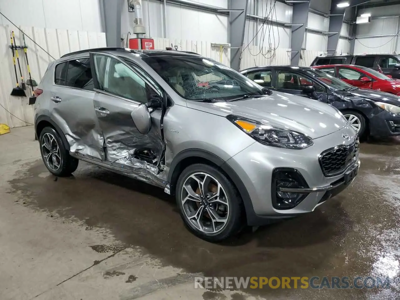 4 Photograph of a damaged car KNDPRCA69L7800834 KIA SPORTAGE 2020